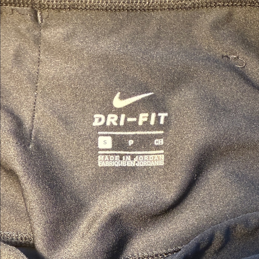 Nike Dri-FIT cropped black leggings